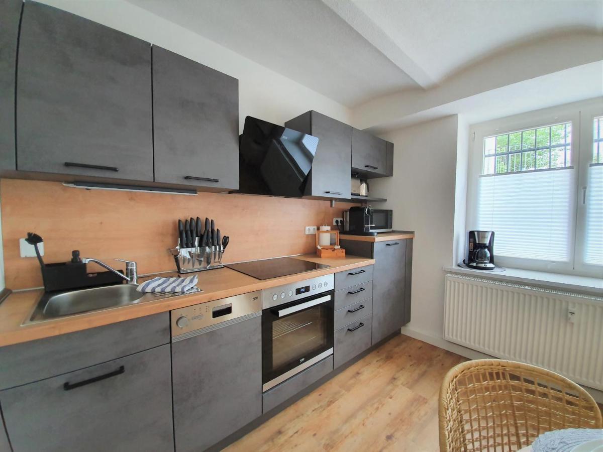Pb Ferienwohnungen - Fewo 1 - Stilvoll Eingerichtetes Apartment Im Herzen Senftenbergs Buitenkant foto