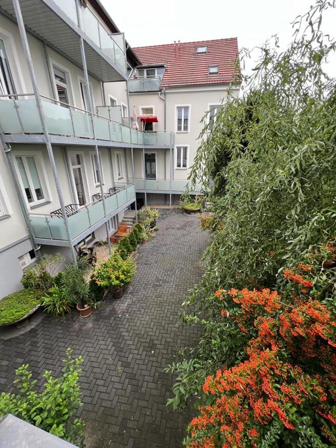 Pb Ferienwohnungen - Fewo 1 - Stilvoll Eingerichtetes Apartment Im Herzen Senftenbergs Buitenkant foto